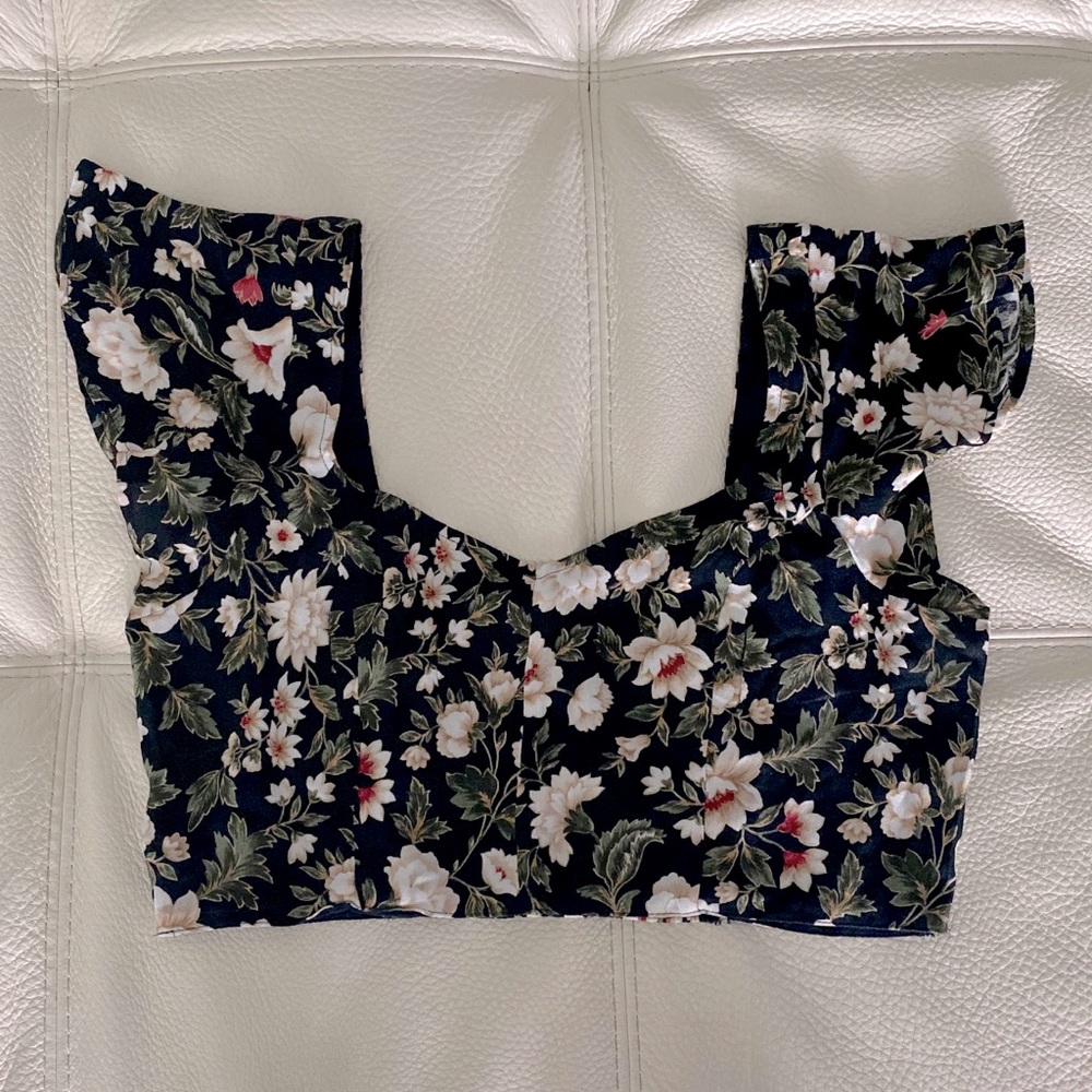 NWT American Eagle Floral Crop Top